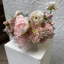 Load image into Gallery viewer, Strawberry Lilac Small
